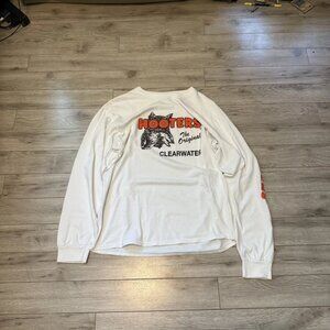 hooters long sleeve tee